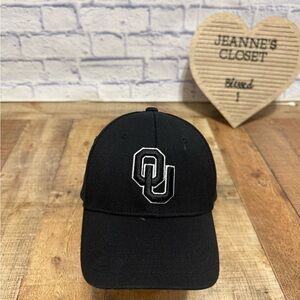 Oklahoma Sooners Black One Fit Fitted OU Hat M/L  Top Of The World